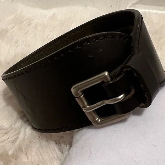 LOUIS VUITTON MONOGRAM GLASE FORCE WRAP LEATHER BRACELET.